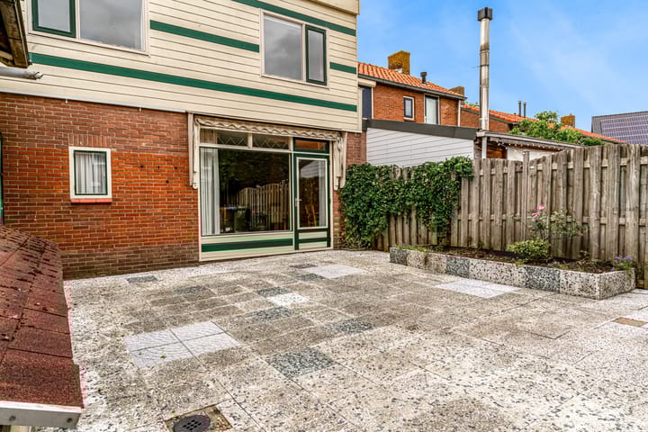 Photo 31 of Burgemeester Bruntstraat 9