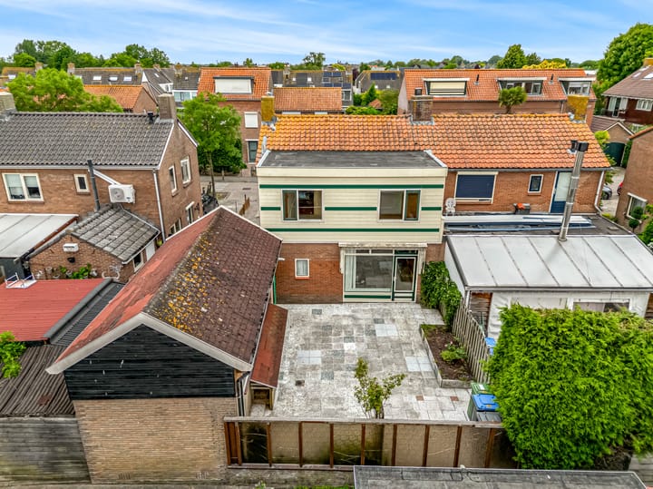 Photo 38 of Burgemeester Bruntstraat 9