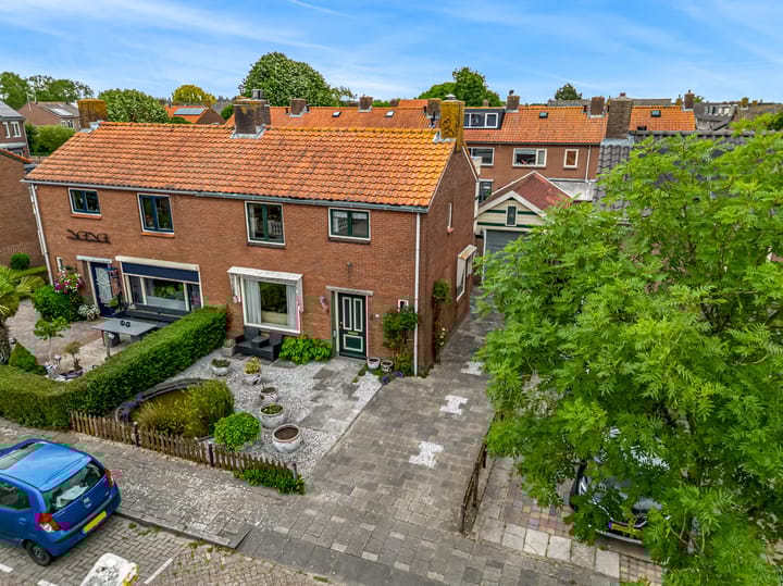 Photo 42 of Burgemeester Bruntstraat 9