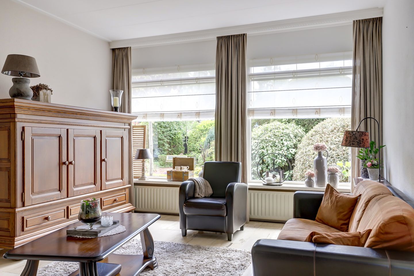 Photo 4 of Burgemeester Nieborgstraat 11