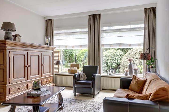 Photo 4 of Burgemeester Nieborgstraat 11