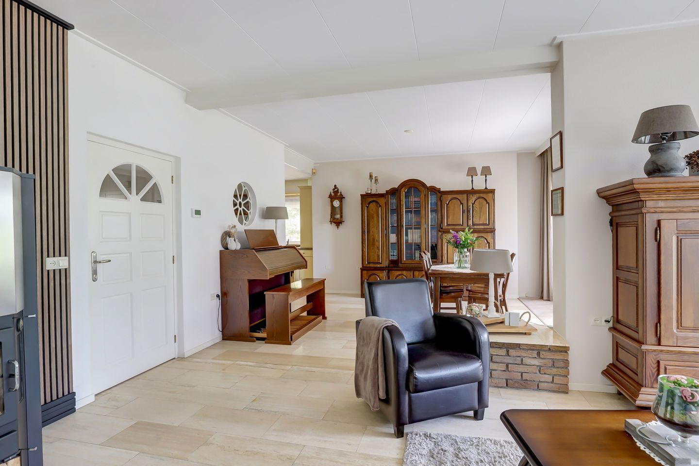 Photo 5 of Burgemeester Nieborgstraat 11