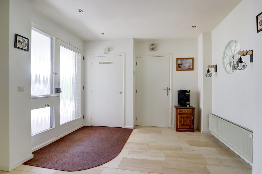 Photo 17 of Burgemeester Nieborgstraat 11