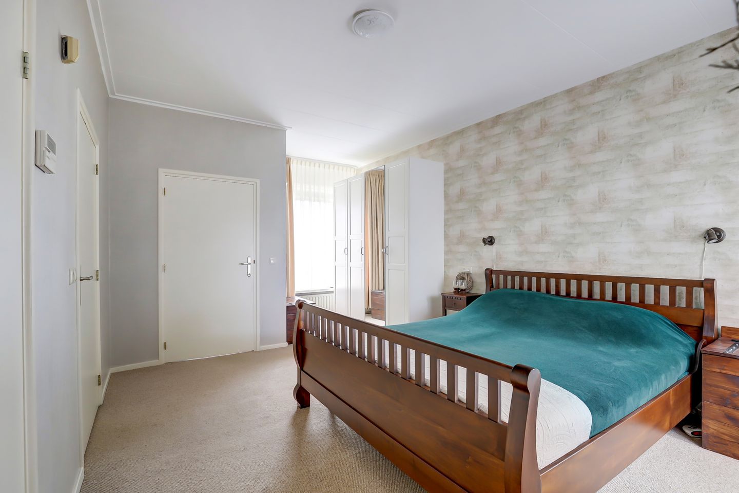 Photo 19 of Burgemeester Nieborgstraat 11