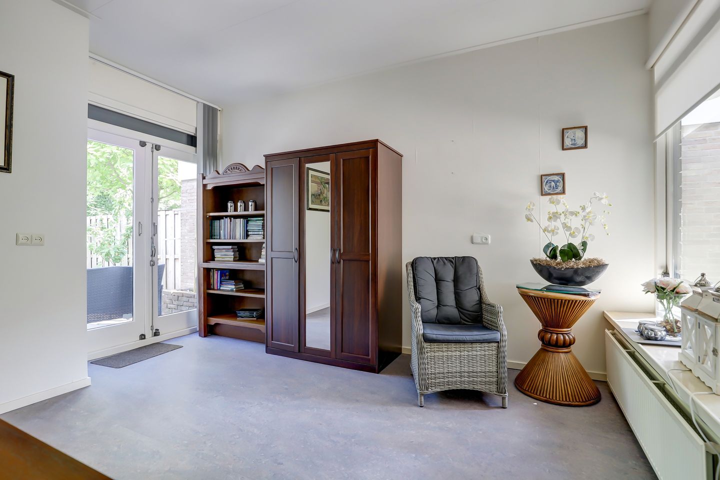 Photo 20 of Burgemeester Nieborgstraat 11