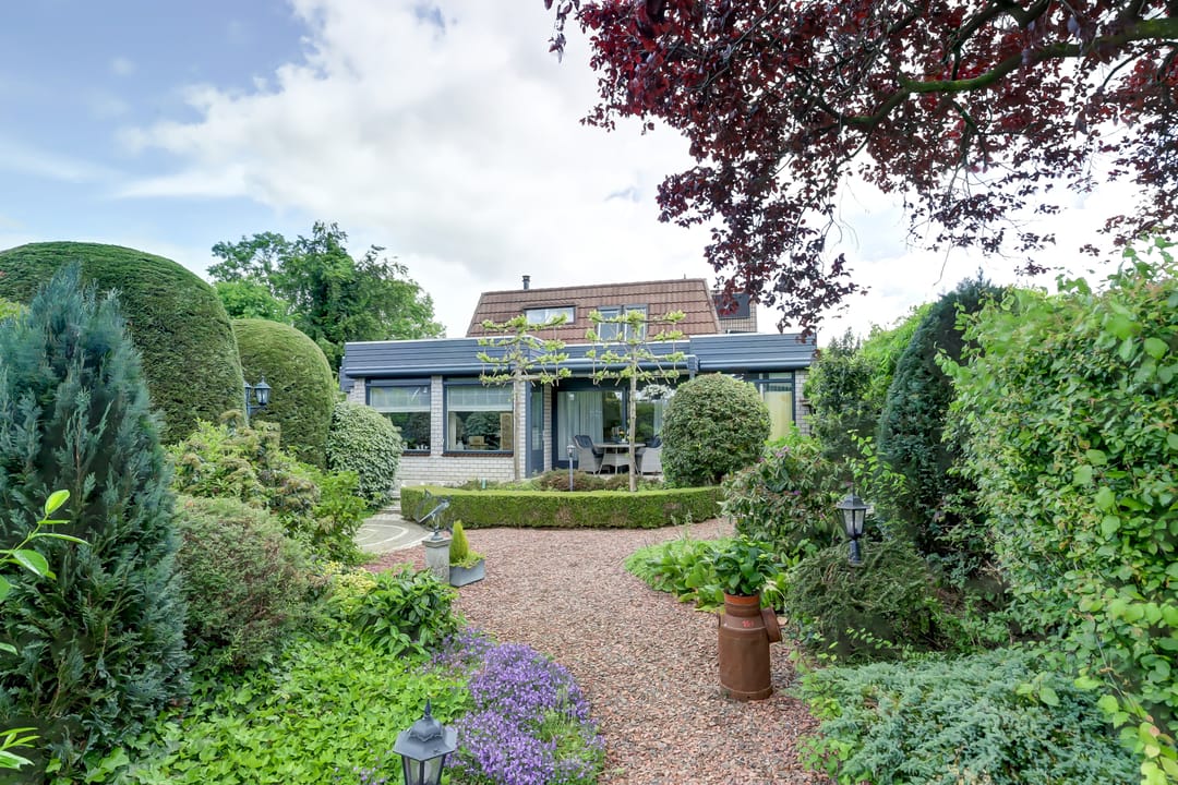 Photo 31 of Burgemeester Nieborgstraat 11