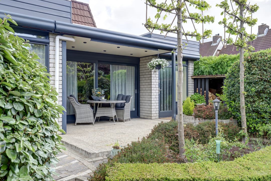 Photo 37 of Burgemeester Nieborgstraat 11