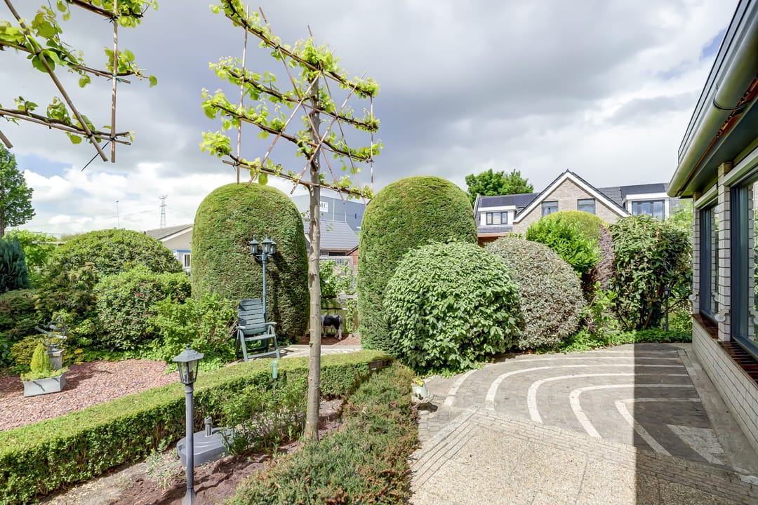 Photo 41 of Burgemeester Nieborgstraat 11