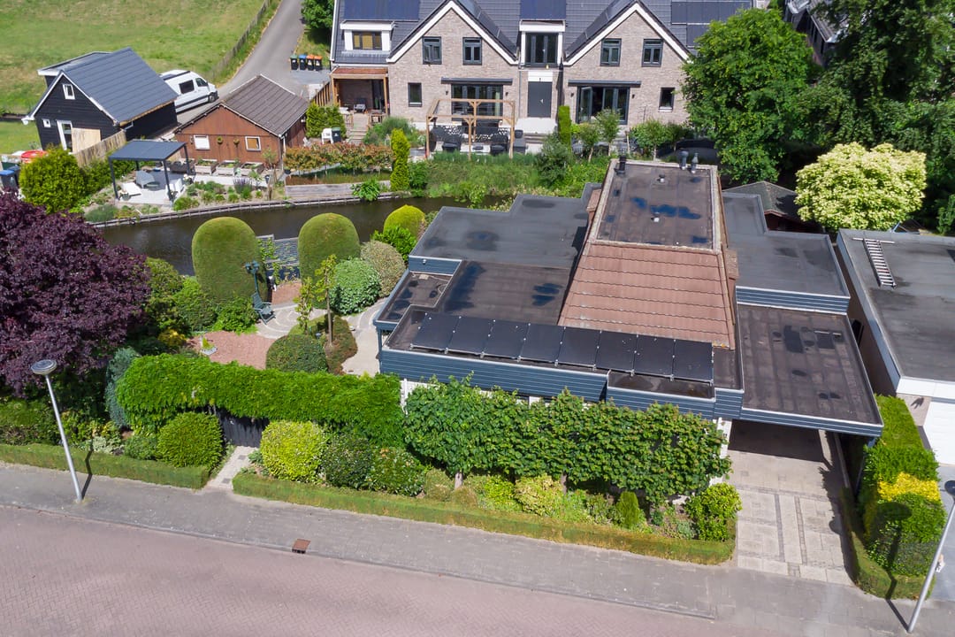 Photo 43 of Burgemeester Nieborgstraat 11