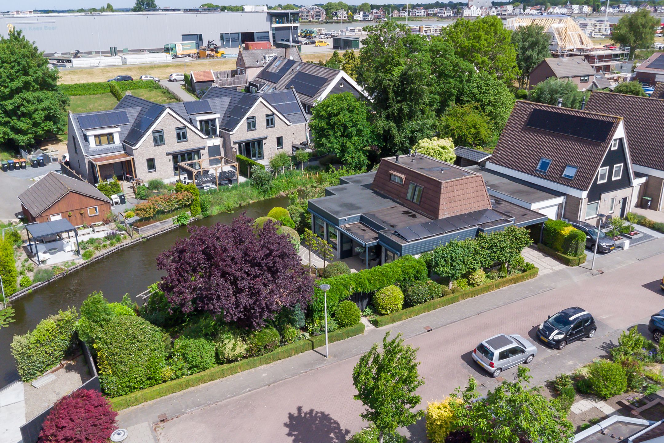 Photo 45 of Burgemeester Nieborgstraat 11