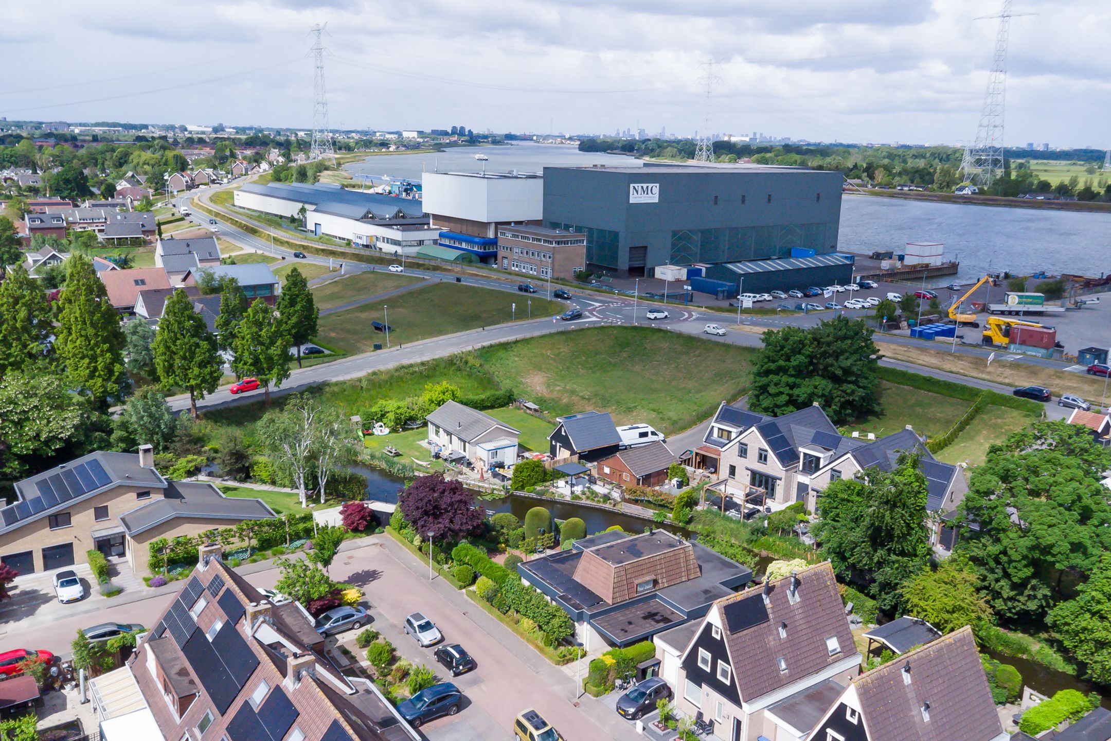 Photo 48 of Burgemeester Nieborgstraat 11