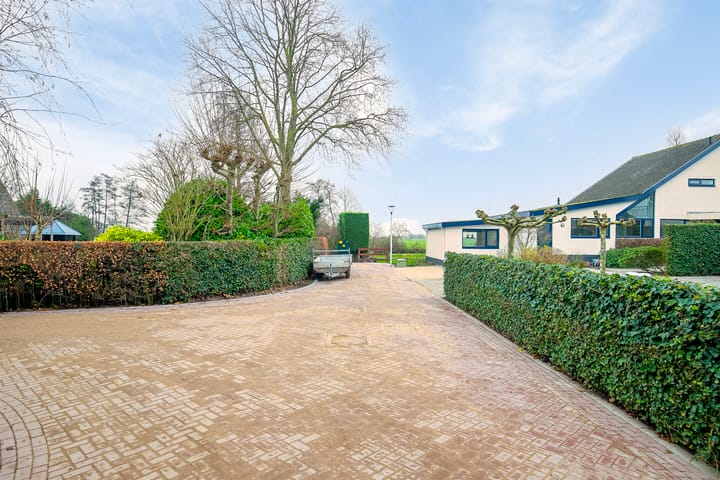 Foto 5 van Weidebloemstraat 15