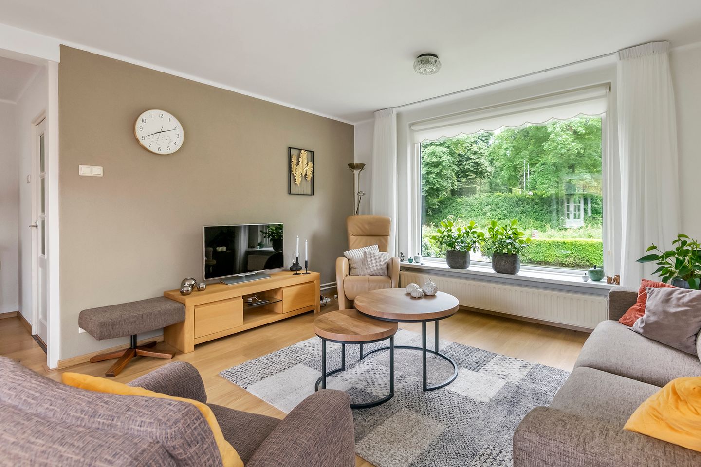 Foto 5 van Julianalaan 2