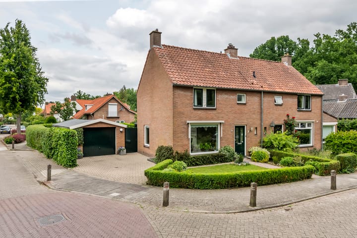 Foto 45 van Julianalaan 2