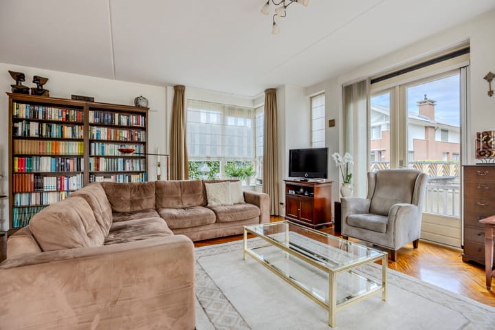 Photo 11 of Disseveltstraat 9