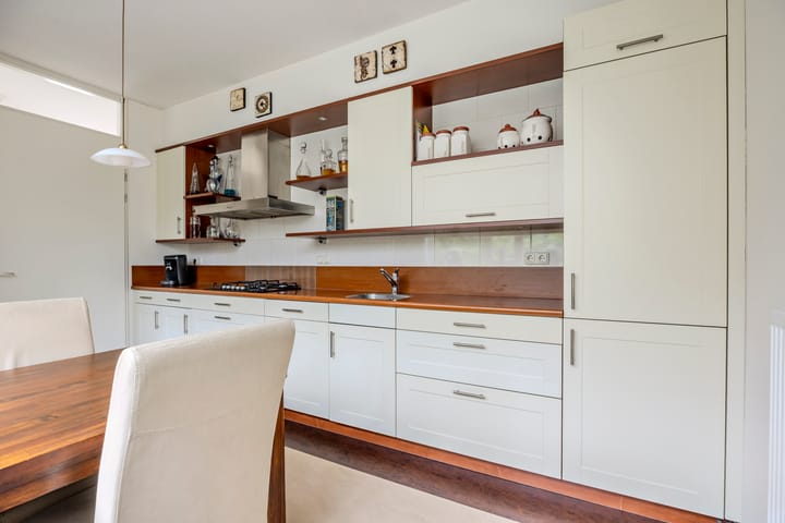 Photo 15 of Disseveltstraat 9