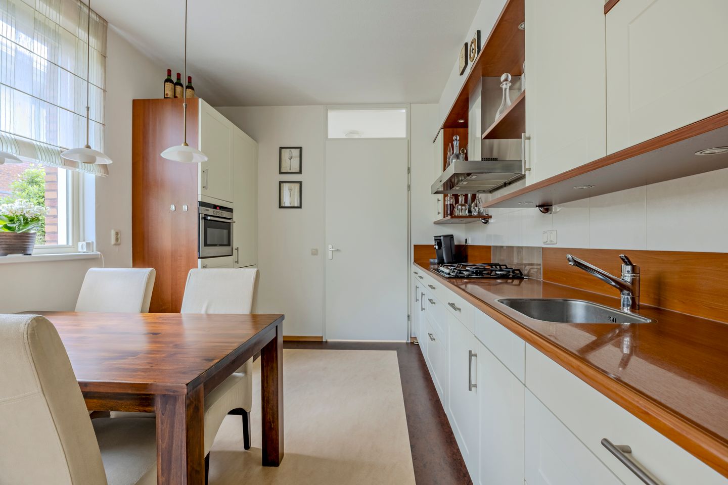 Photo 14 of Disseveltstraat 9