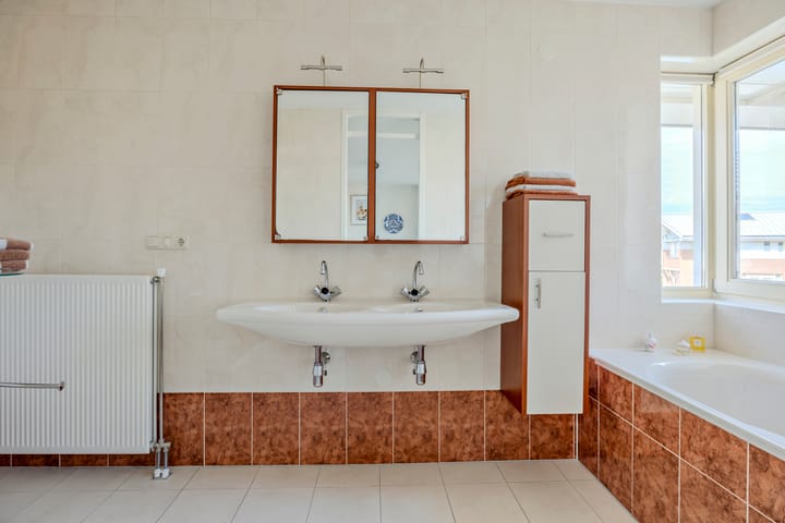 Photo 36 of Disseveltstraat 9