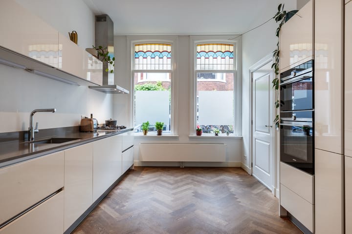 Foto 9 van Van Alphenstraat 35