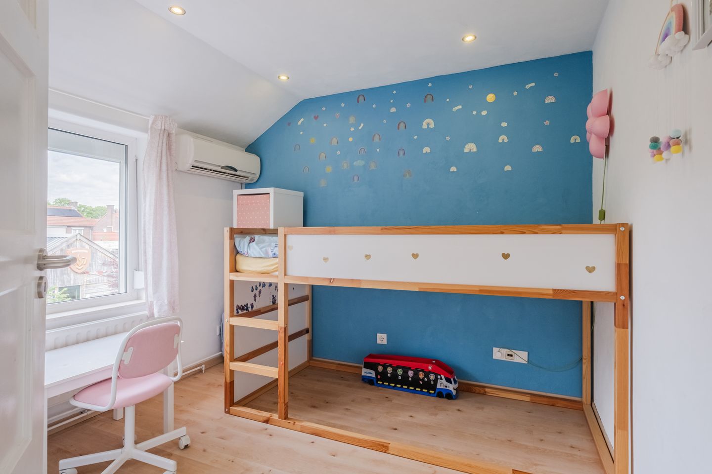 Photo 19 of Unseltstraat 11