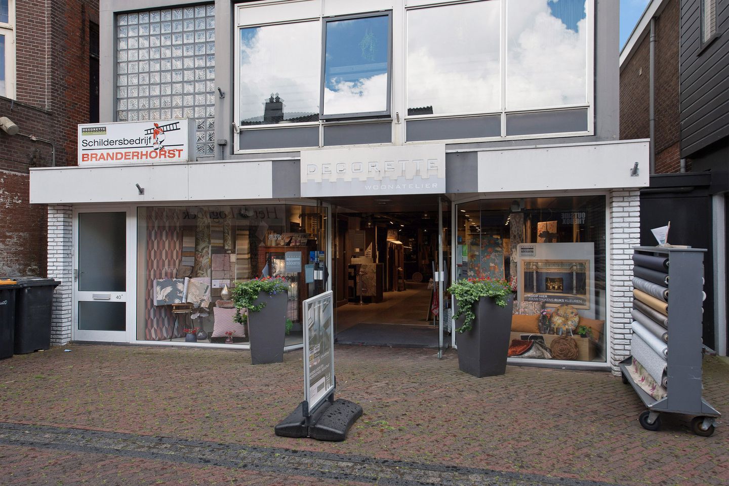 View photo 2 of Brinkstraat 40