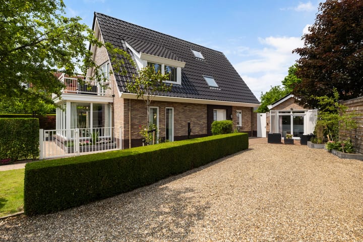 Foto 5 van Emmerich Kálmánlaan 1