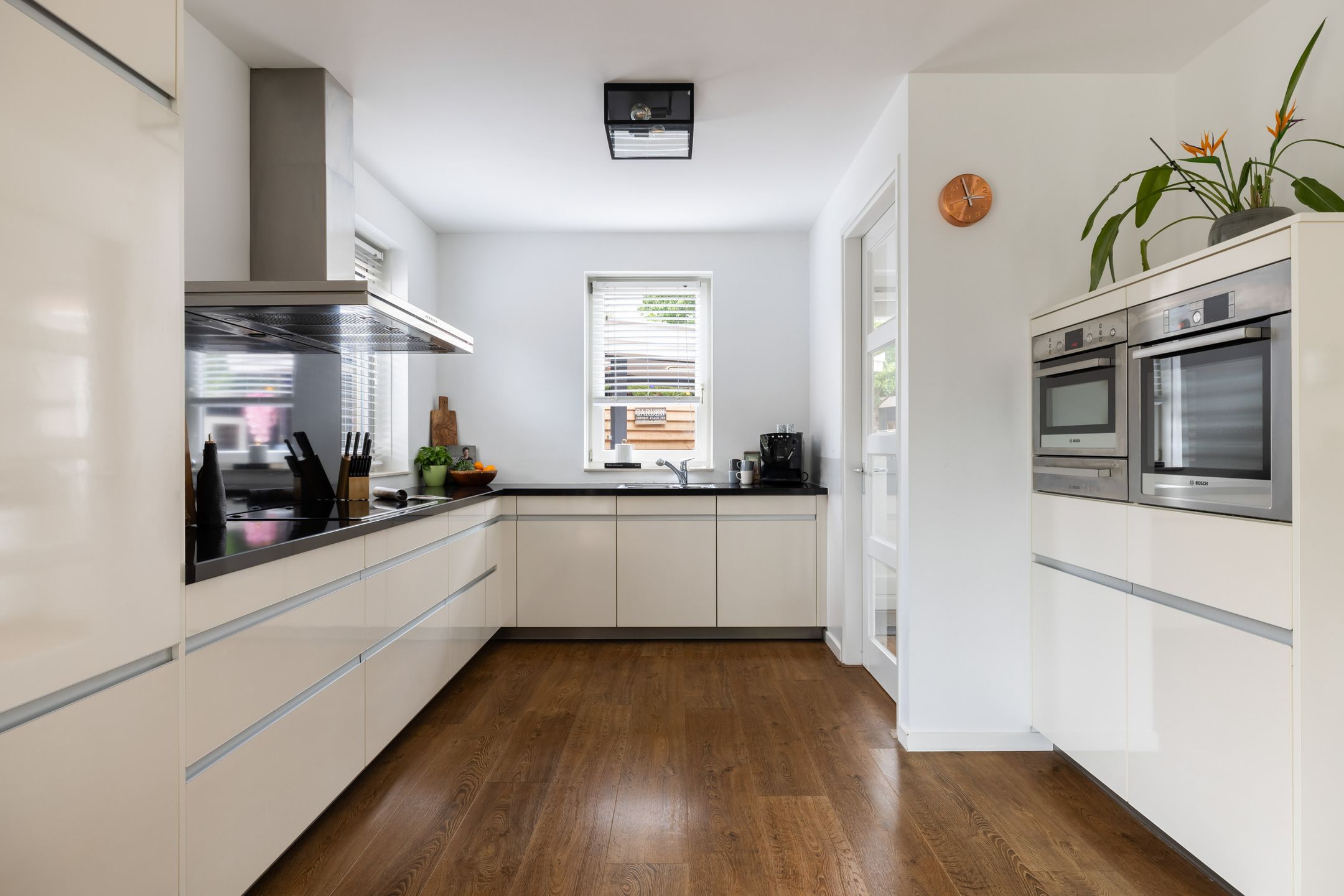 Foto 18 van Emmerich Kálmánlaan 1