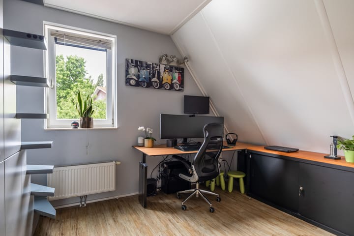 Foto 27 van Emmerich Kálmánlaan 1