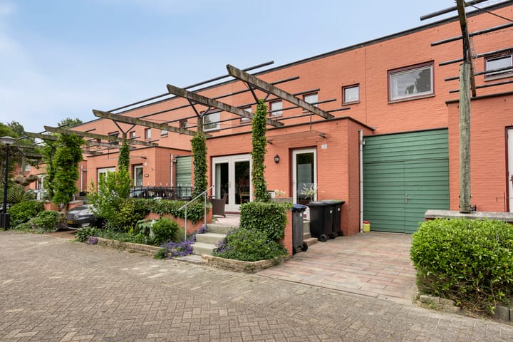Karmozijnhof 20
