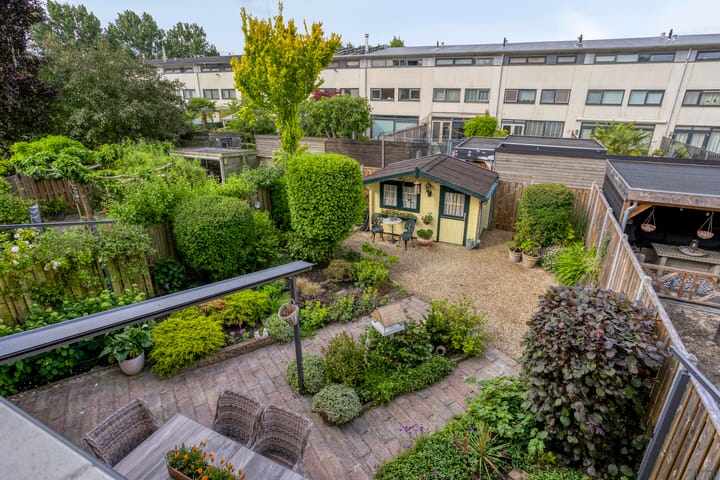 Foto 3 van Karmozijnhof 20