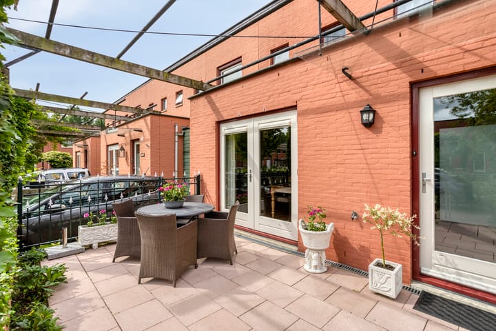 Foto 5 van Karmozijnhof 20