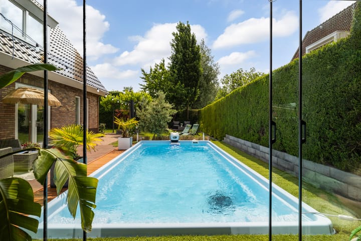 Foto 48 van Emmerich Kálmánlaan 1