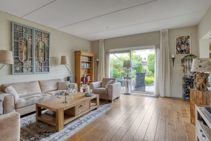 Foto 11 van Karmozijnhof 20