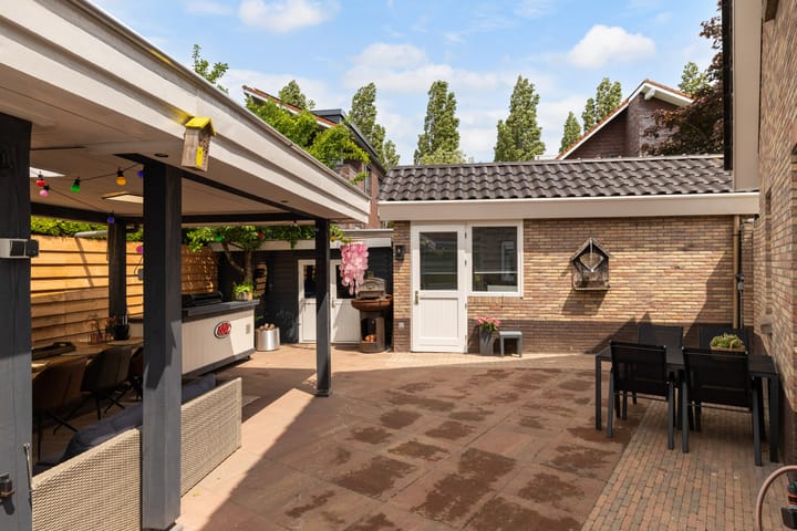 Foto 51 van Emmerich Kálmánlaan 1