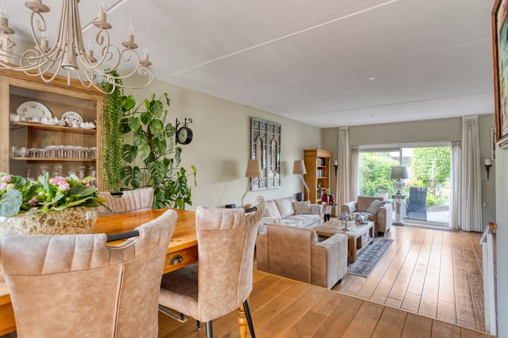 Foto 13 van Karmozijnhof 20