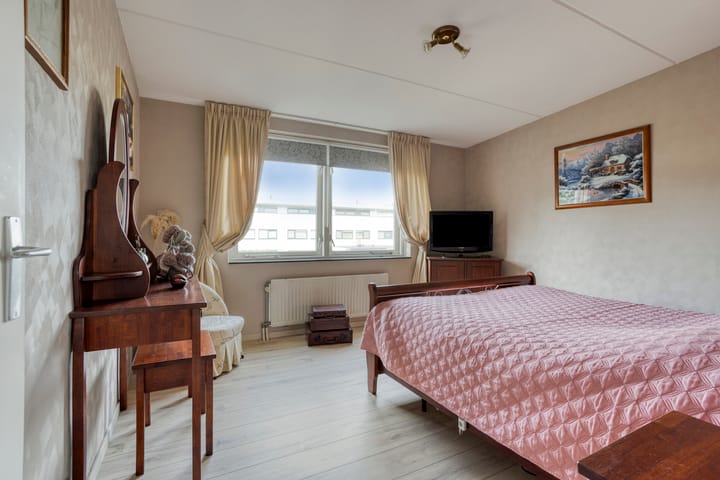 Foto 22 van Karmozijnhof 20