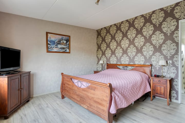 Foto 23 van Karmozijnhof 20