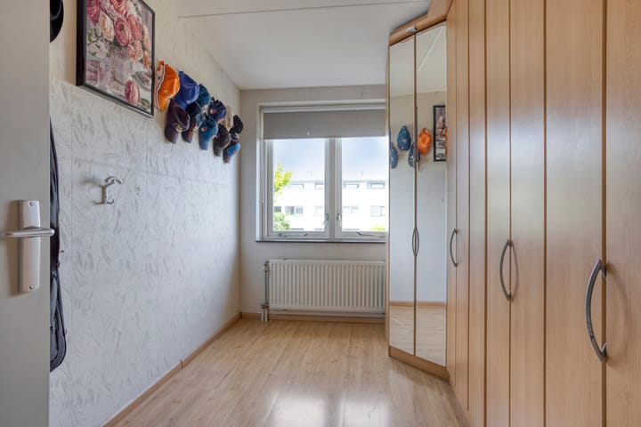 Foto 25 van Karmozijnhof 20