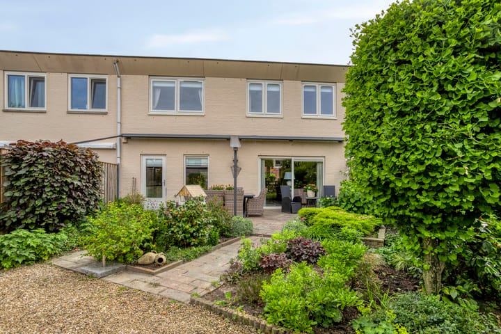 Foto 28 van Karmozijnhof 20