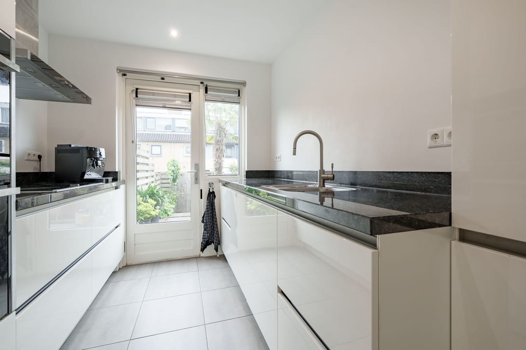 Foto 11 van Meester van Damweg 12