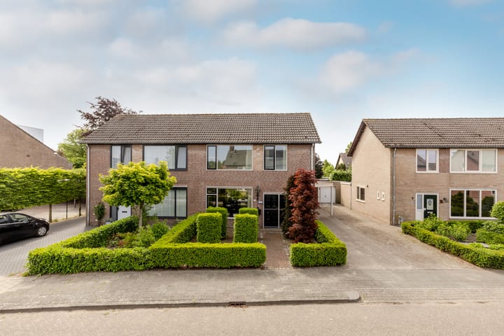 Foto 1 van Esdoornlaan 22