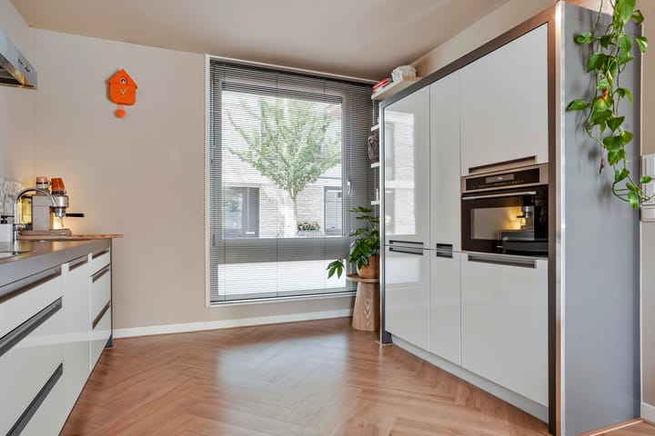 Foto 11 van Van Hoftenstraat 37