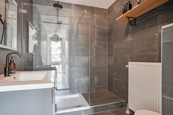 Foto 28 van Van Hoftenstraat 37