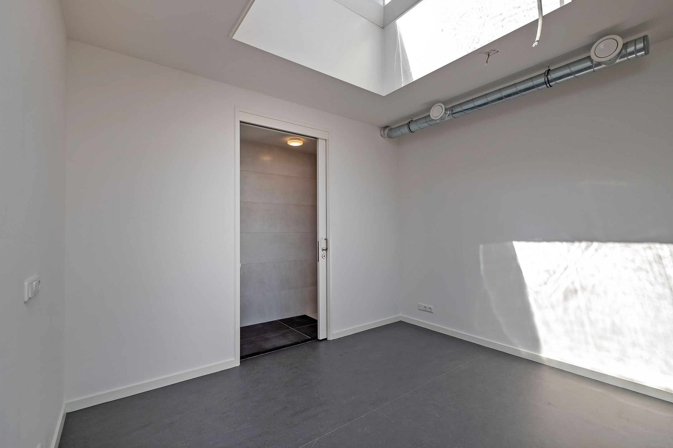 Photo 9 of Weeshuisgang 2-20