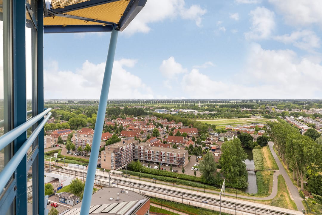 Foto 23 van Van Eesterenplein 329