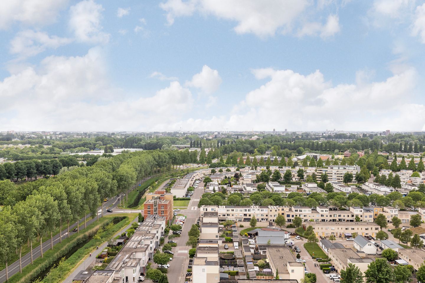 Foto 25 van Van Eesterenplein 329