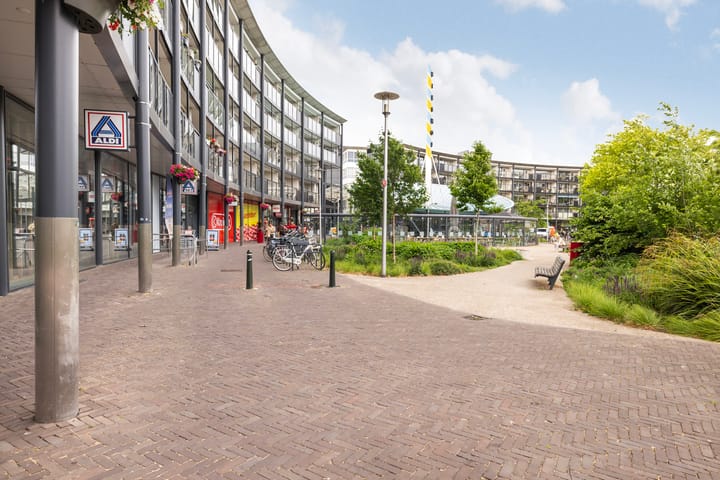 Foto 32 van Van Eesterenplein 329