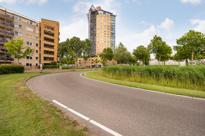 Foto 33 van Van Eesterenplein 329