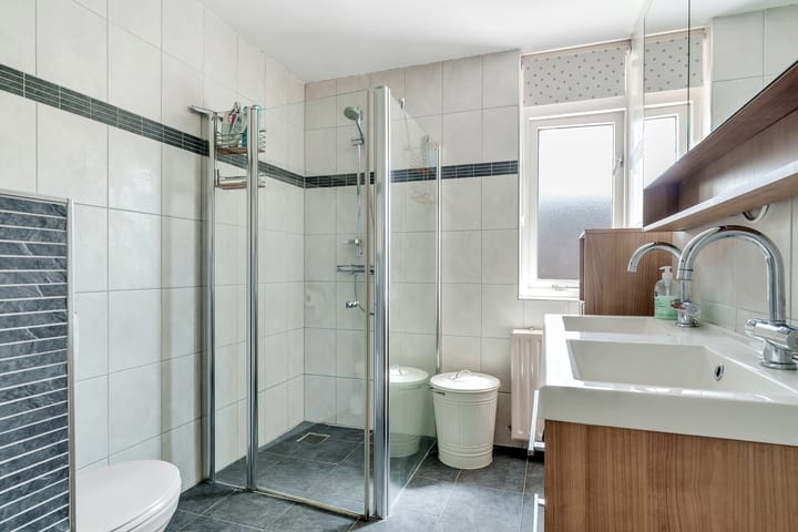 Foto 23 van Weegbree 15