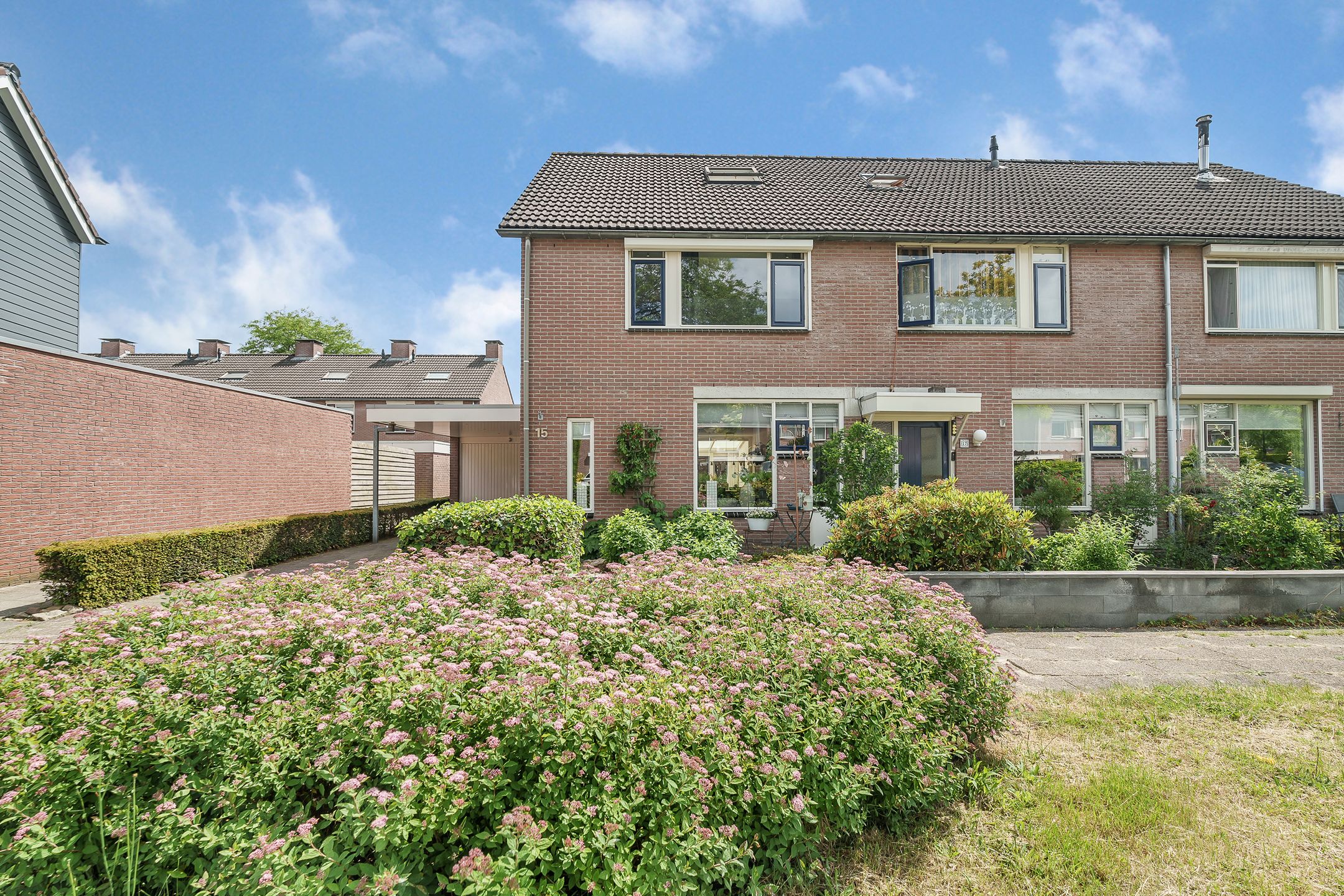 Foto 33 van Weegbree 15